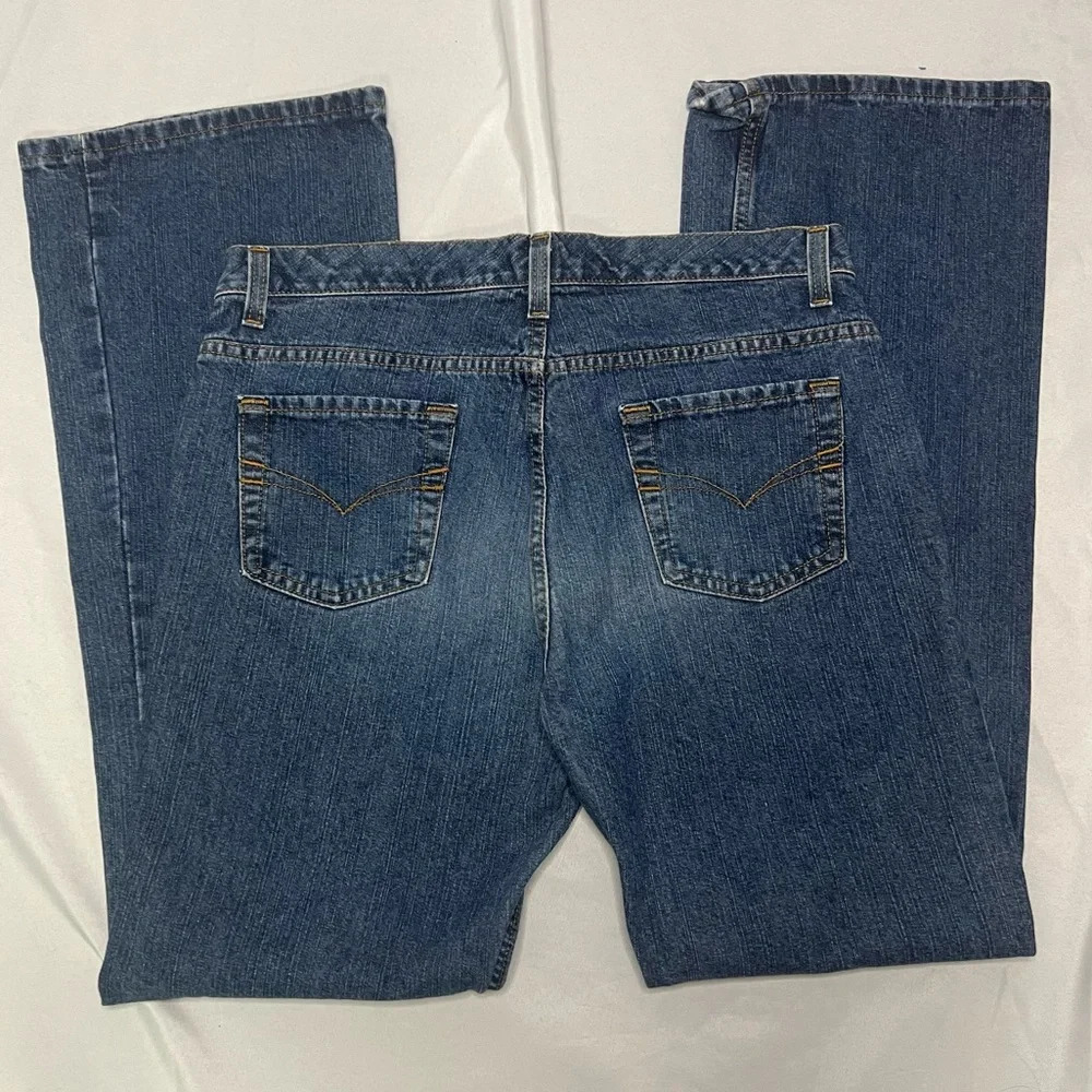 No Boundaries Medium Wash Flare Leg Jeans - size 11A - Picture 8 of 8